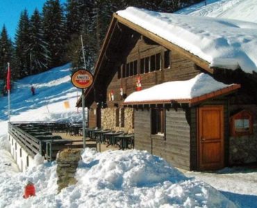 Hostel Le Poussin Champoussin
